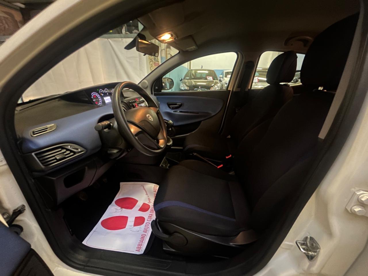 Lancia Ypsilon 1.2 69 CV 5 porte Platinum