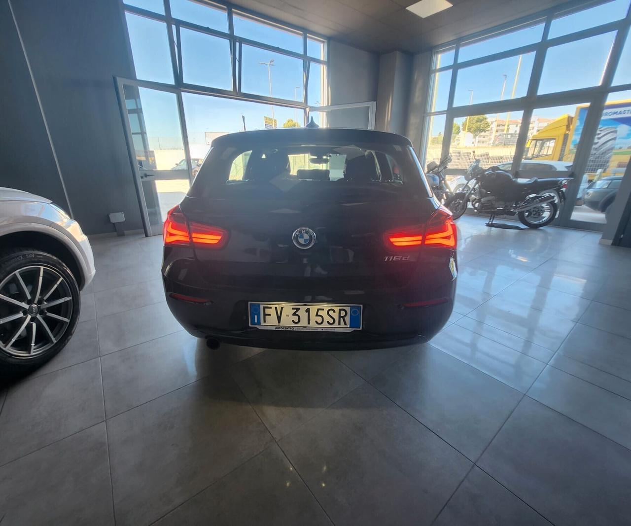 BMW 118D MY2019 5PORTE SPORT AUTOMATICA