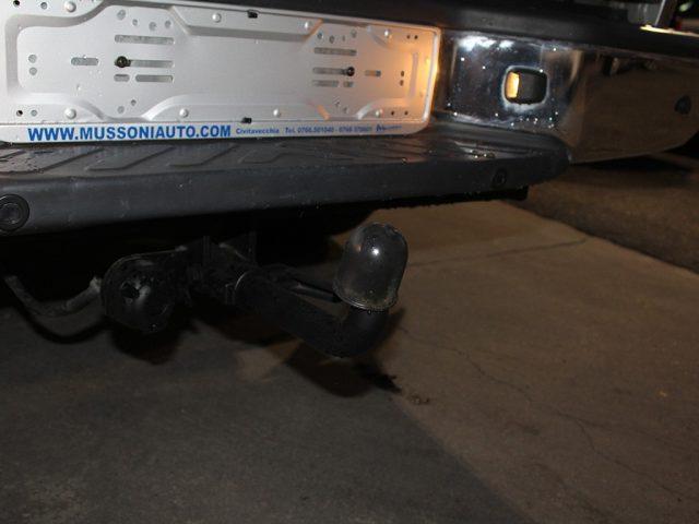 NISSAN Navara 2.5 dCi 4 porte Double Cab LE