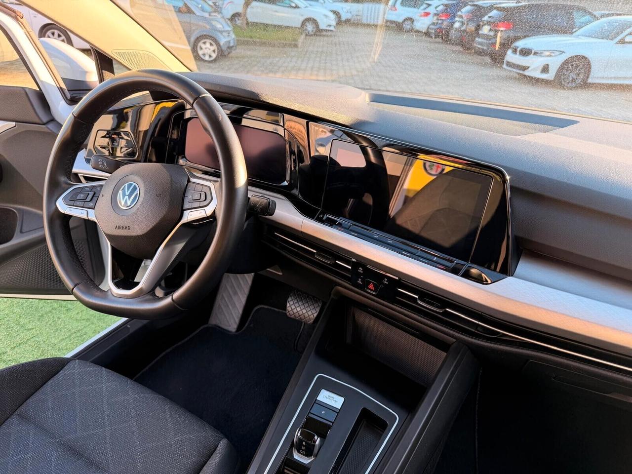 Volkswagen Golf 1.0 TSI EVO style