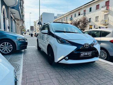 Toyota Aygo 1.0 VVT-i 69 CV 5 porte tetto apribile