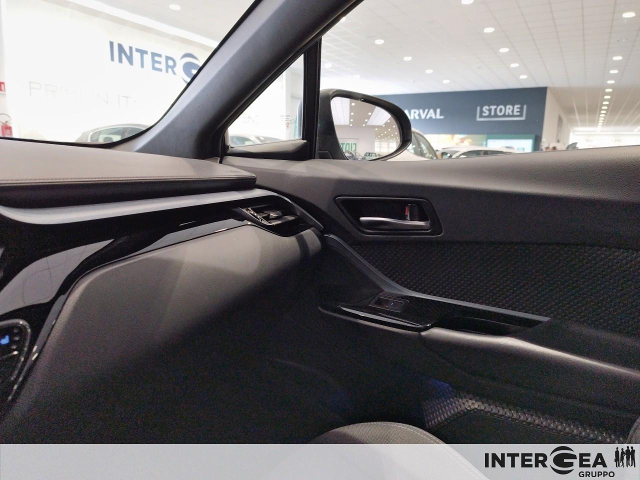 TOYOTA C-HR 2.0h Comfort e-cvt