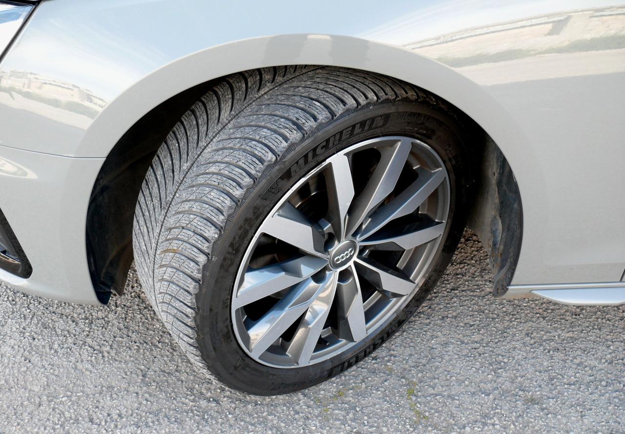 Audi A4 35 TDI/163 CV S tronic Business Advanced (M1307)