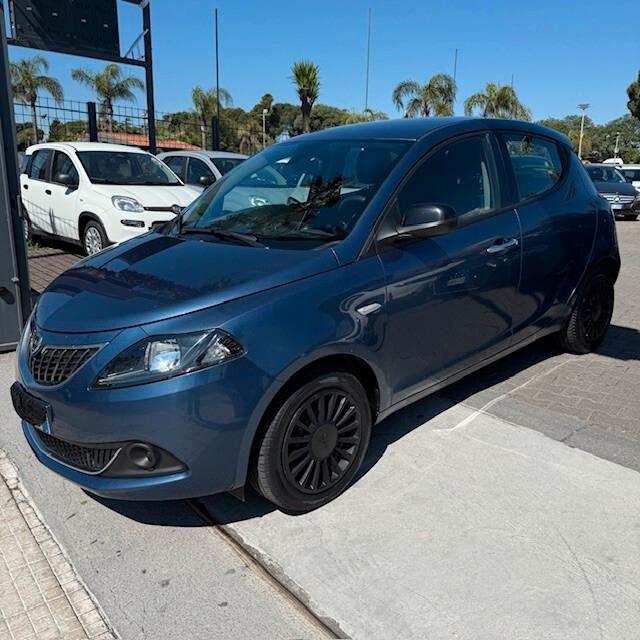 Lancia Ypsilon 1.0 FireFly 5 porte S&S Hybrid Ecochic A. Ferretti