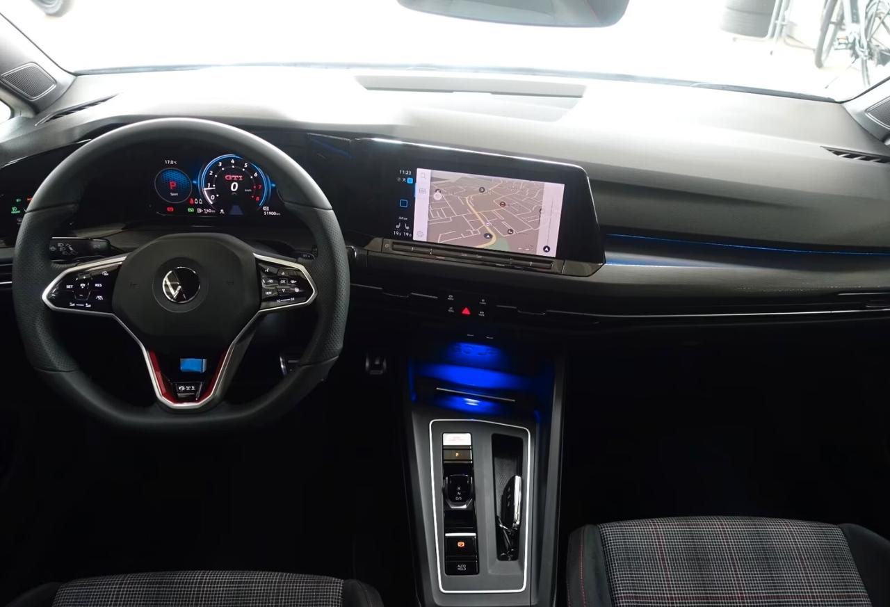 Volkswagen Golf 8 GTI 2.0 TSI DSG RETROC/FENDI/