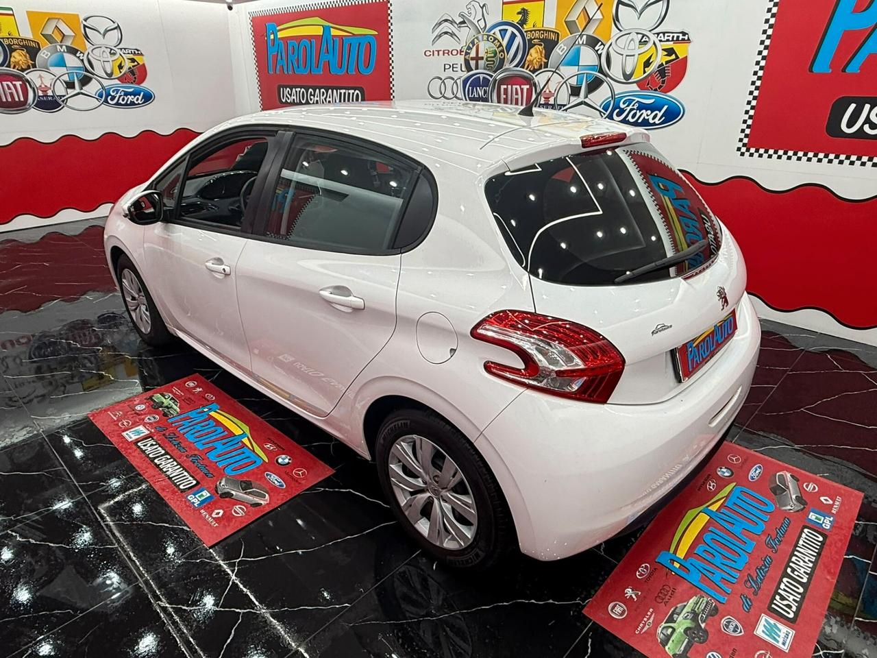 Peugeot 208 1.0 VTi 68cv Puretech - 2013