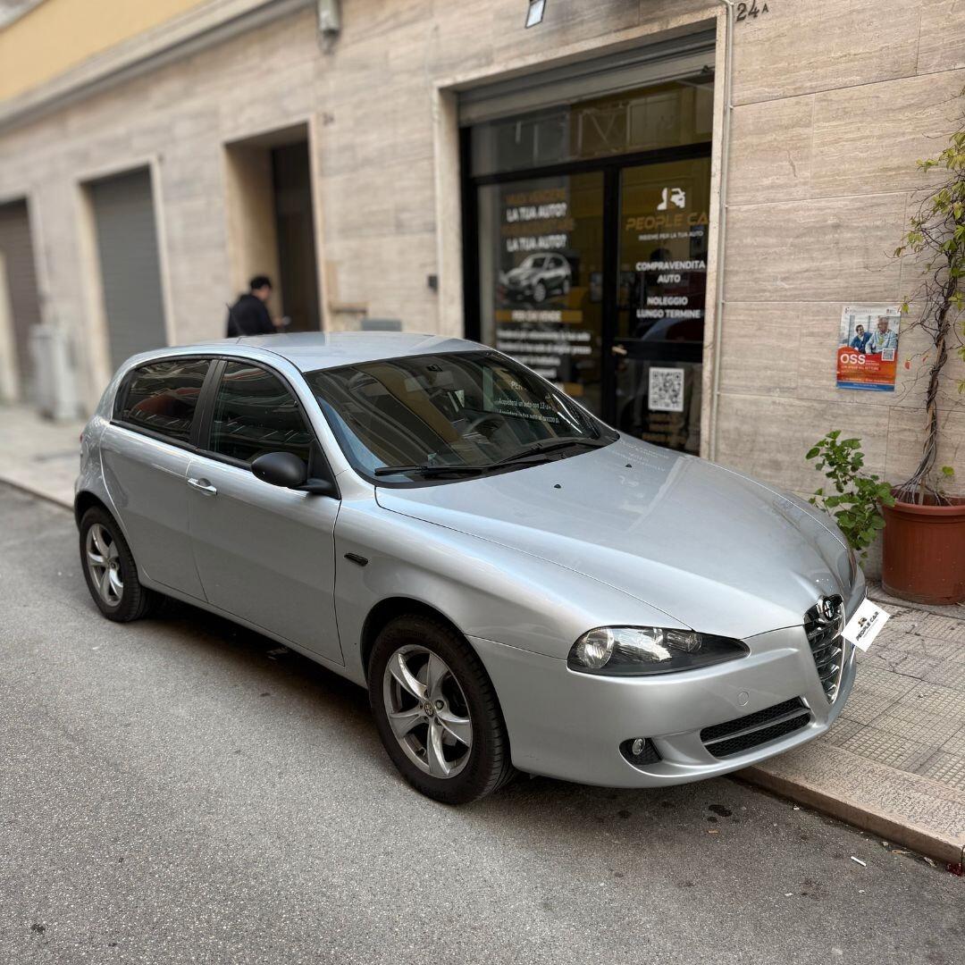 Alfa Romeo 147 **128.00km!!**