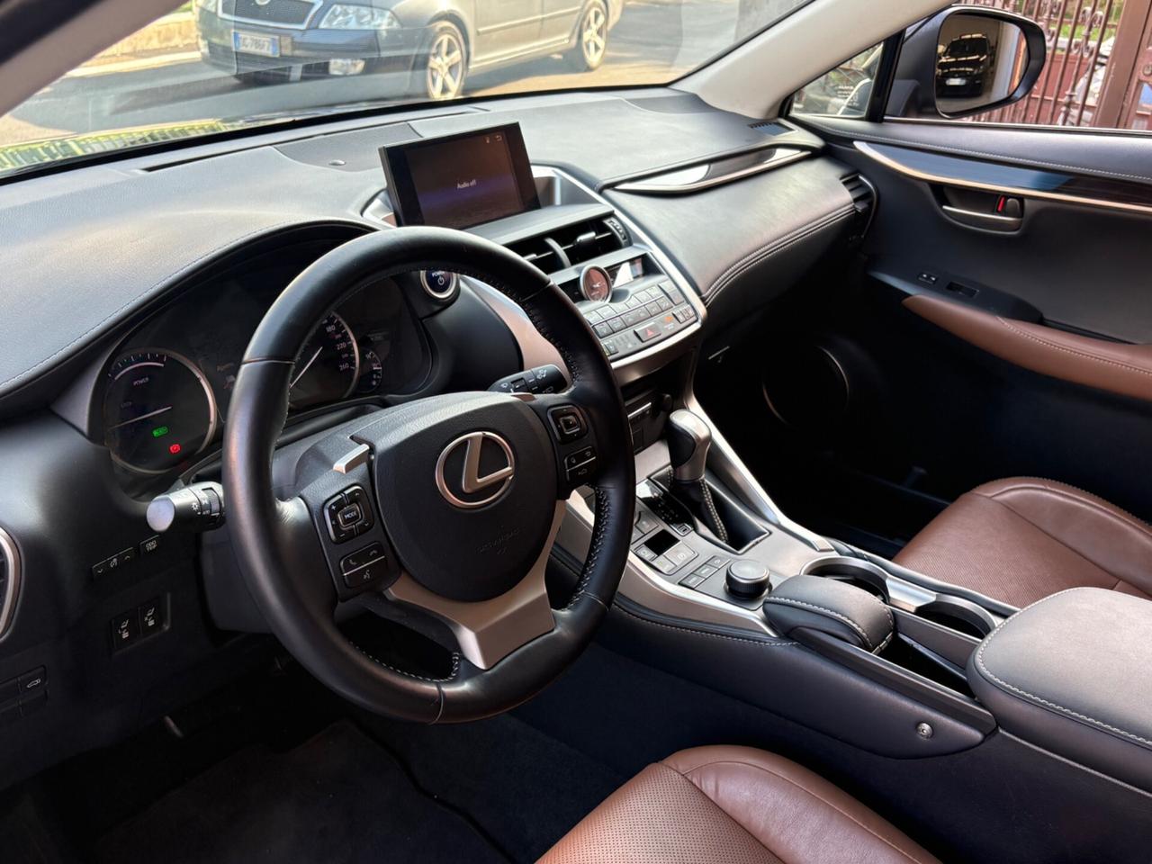 Lexus NX 300h Hybrid 4WD Luxury FULL OPTIONAL