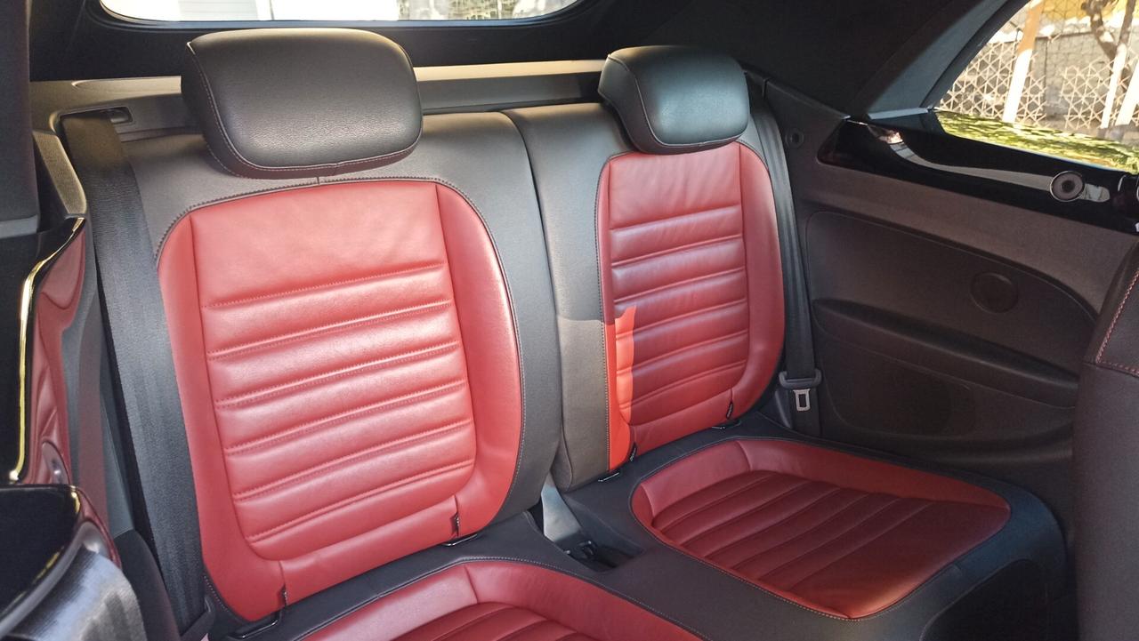 Volkswagen Maggiolino Cabrio 1.6 TDI Design 50° anniversario