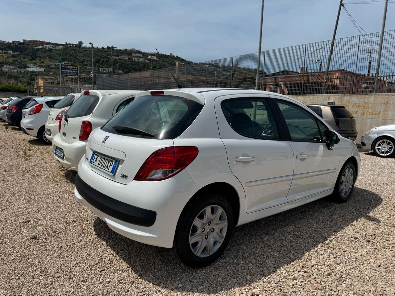 Peugeot 207 1.4 HDi 70CV 5p. Active