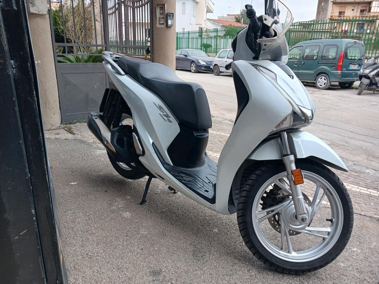 Honda SH 150 GARANTITO 12 MESI
