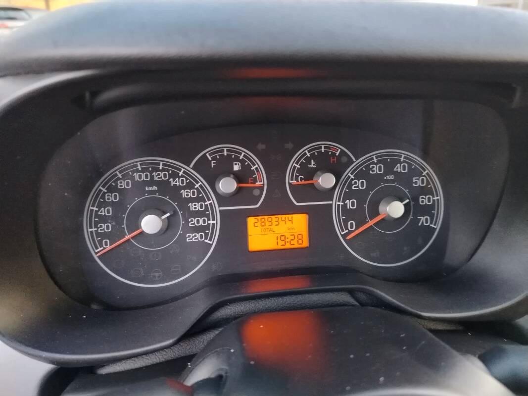 Fiat Punto 1.4 Dynamic 77cv 5p