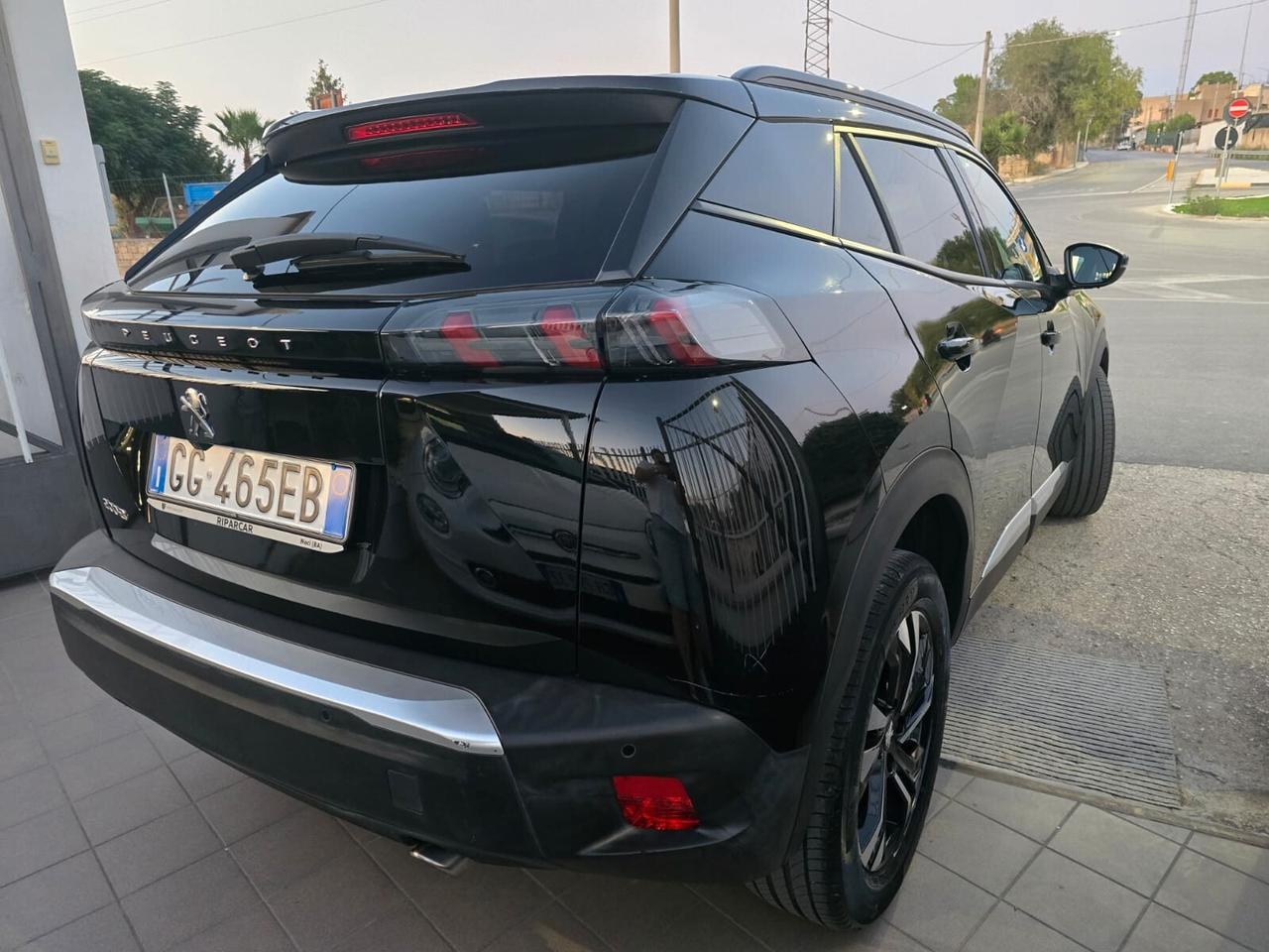 Peugeot 2008 BlueHDi 130 S&S EAT8 Allure