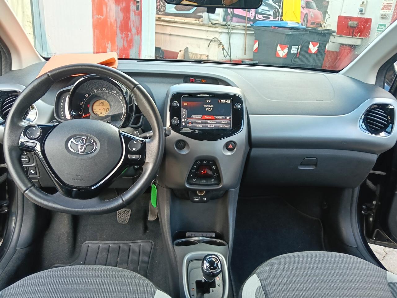 Toyota Aygo Connect 1.0 / 5 porte x-cool MMT