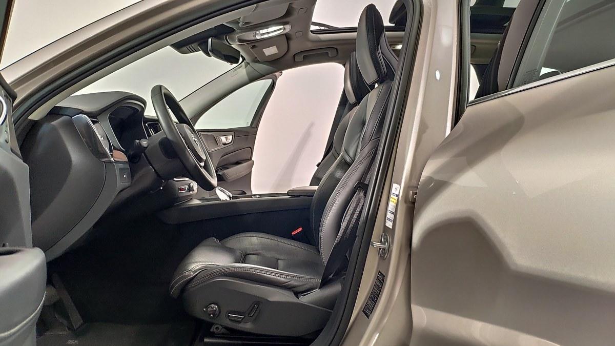 VOLVO Xc60 B4 Mild Hybrid (D) Awd Automatico Ultimate Bright