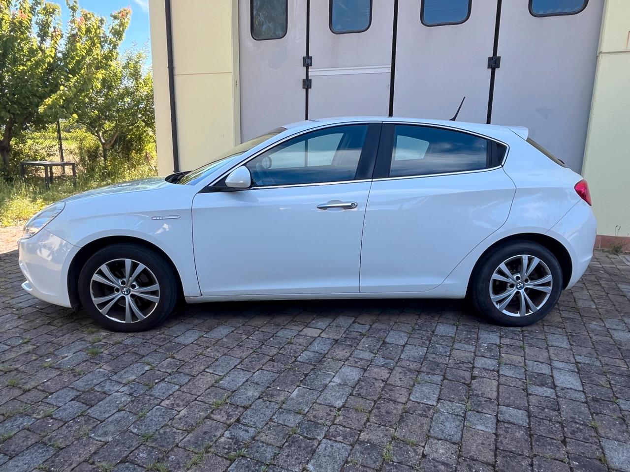 Alfa Romeo Giulietta 1.6 JTDm-2 105 CV Distinctive