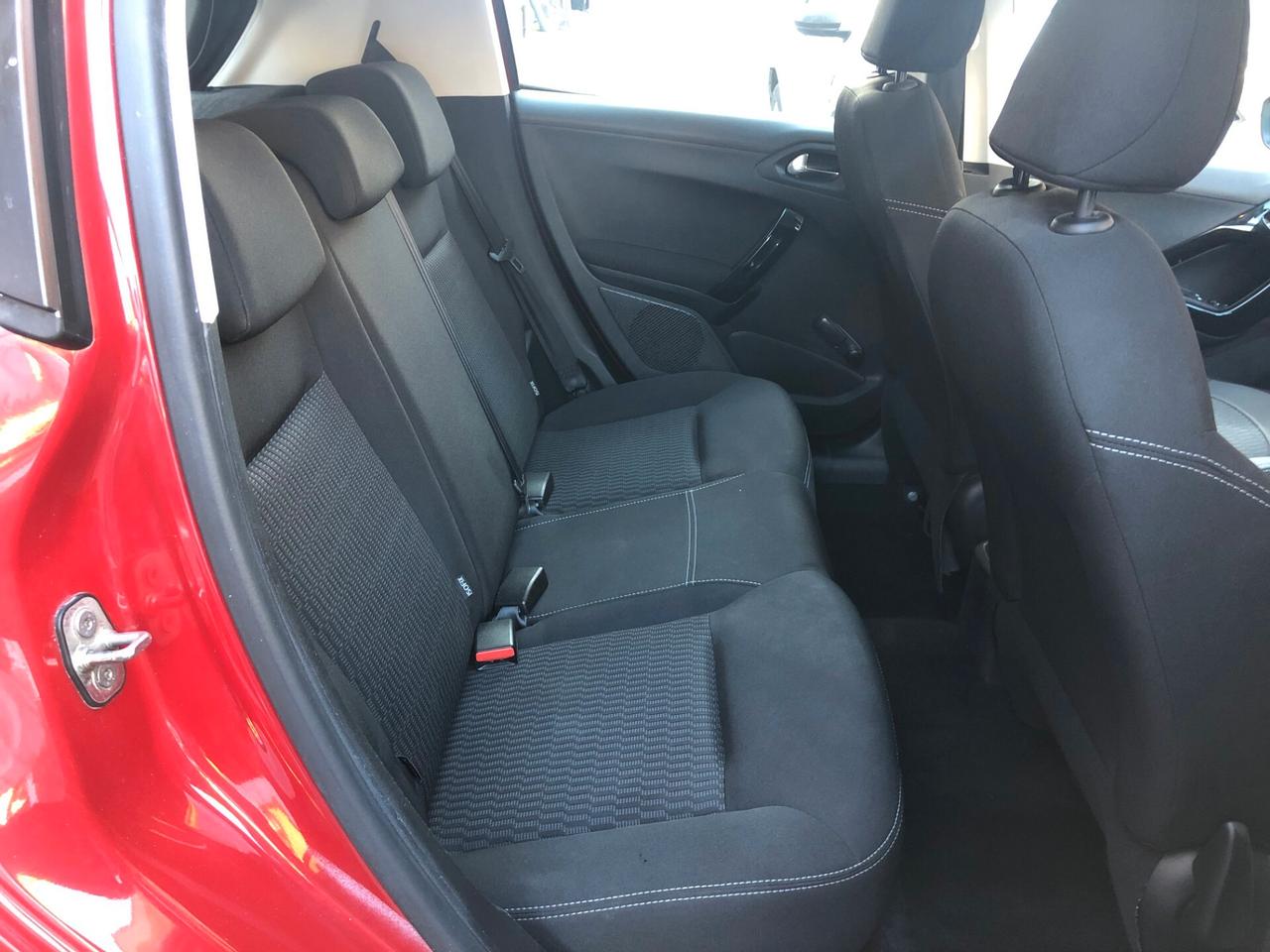 Peugeot 208 PureTech 82 5 porte Allure