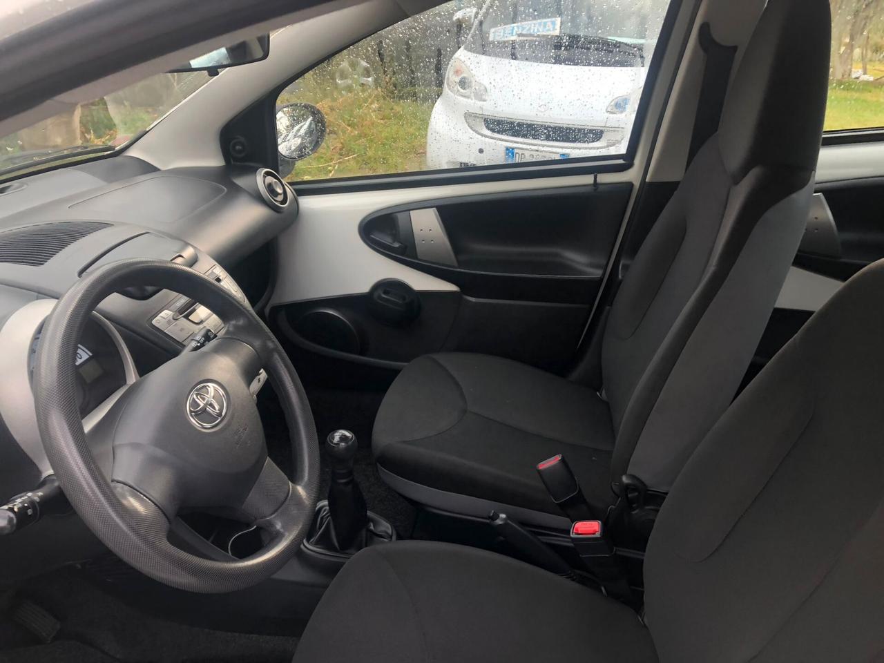 Toyota Aygo 1.0 12V VVT-i 5 porte Active Connect