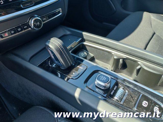 VOLVO V60 B4 (d) Geartronic Momentum Business Pro