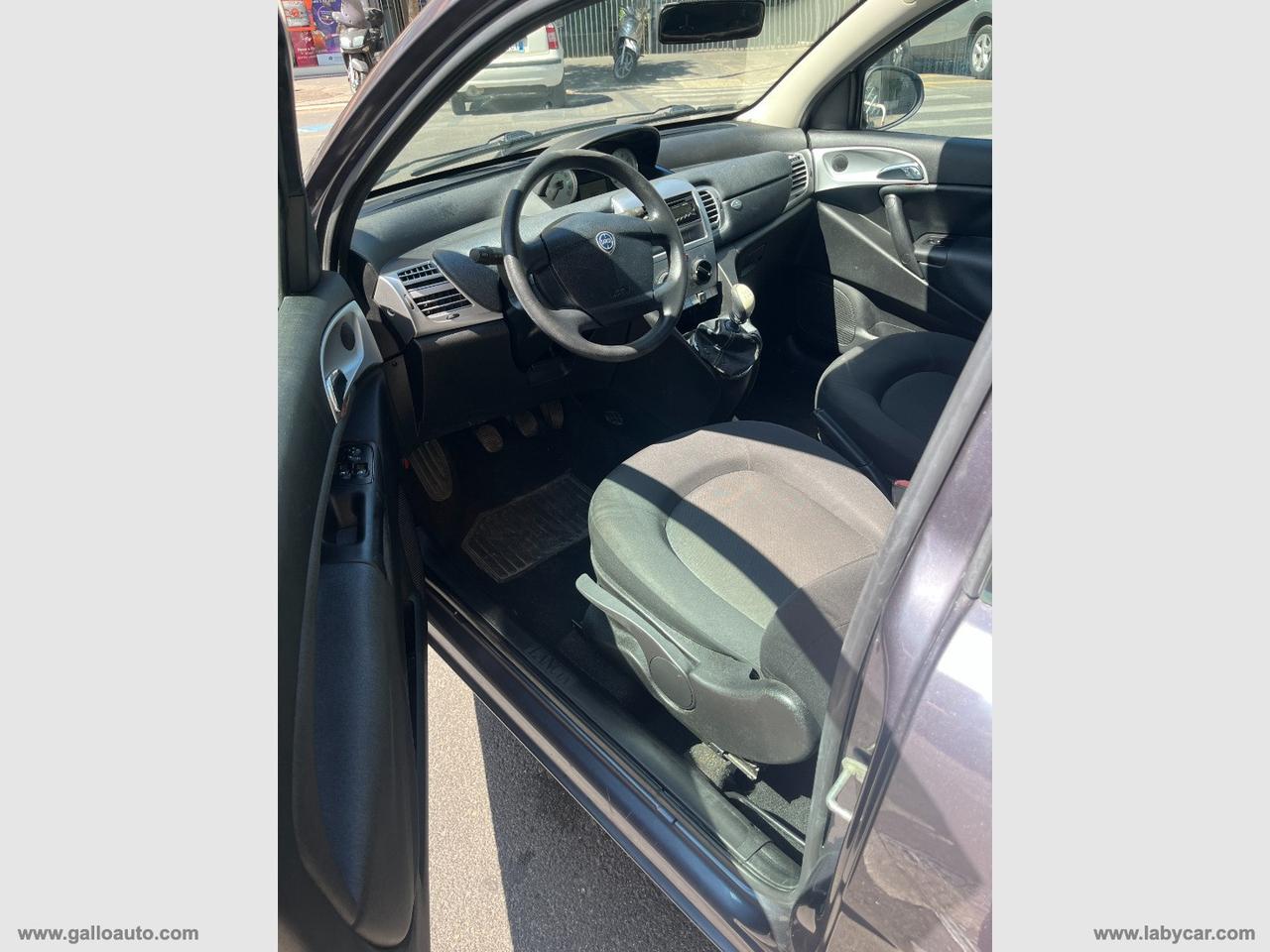 LANCIA Ypsilon 1.2 69 CV Platinum
