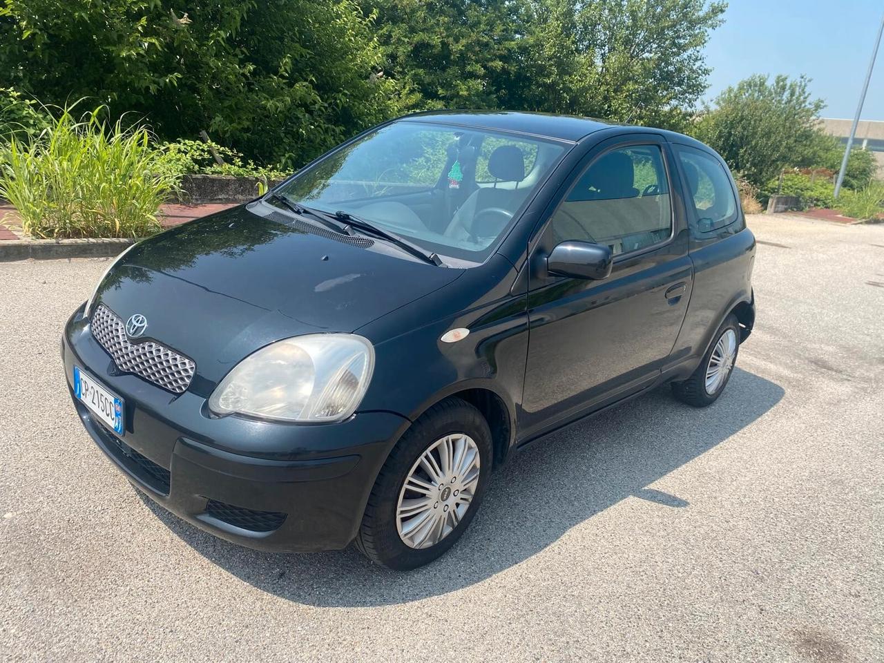 Toyota Yaris 1.0i 16V cat 3 porte Sol Blue ADATTA AI NEOPATENTATI