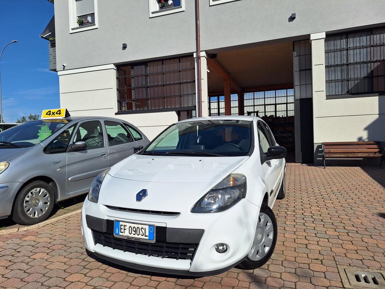 Renault Clio 1.2 16V 5 porte Dynamique