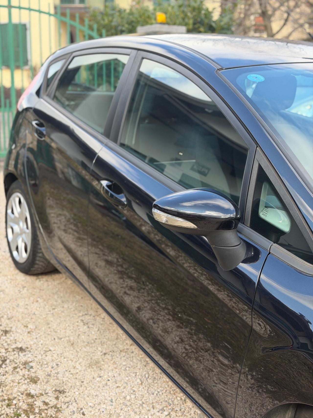 Ford FIESTA 1.2 82 CV 5P TITANIUM NEOPAT KMCERT GARANZ UNICOPR