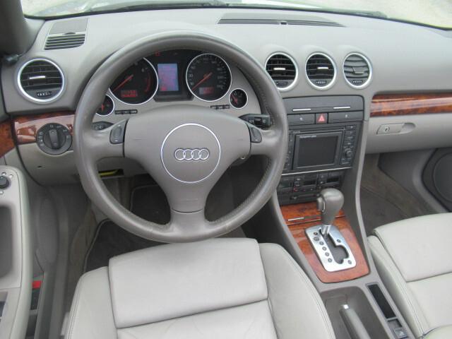 Audi A4 Cabrio 3.0 V6 ASI (bollo 120 euro/ass 250)