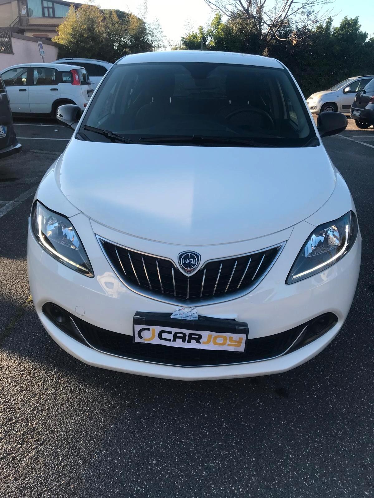 Lancia Ypsilon 1.0 FireFly 5 porte S&S Hybrid Ecochic Silver