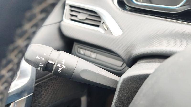 Peugeot 2008 BlueHDi 100cv Allure