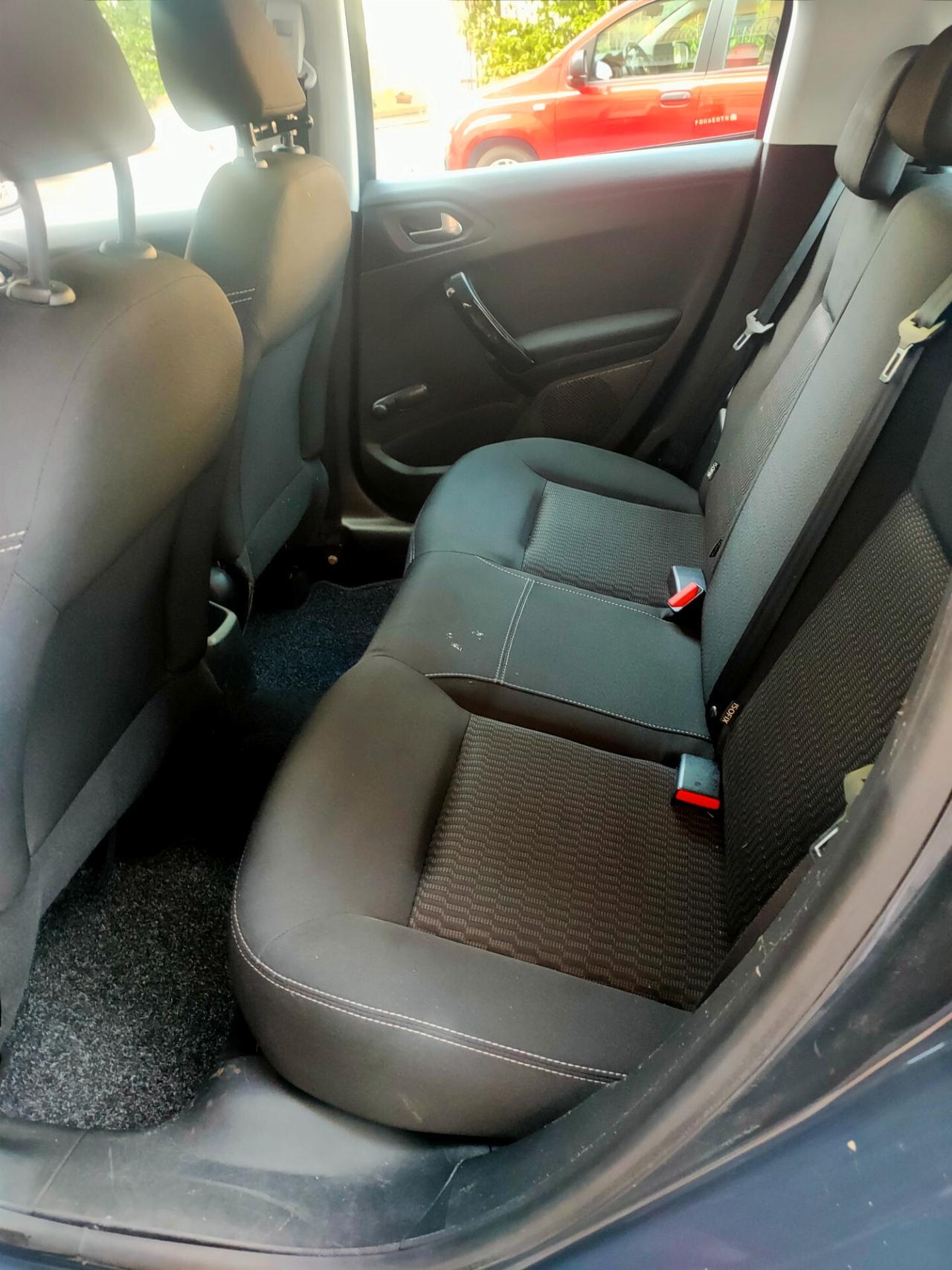 Peugeot 208 BlueHDi 75 5 porte Allure