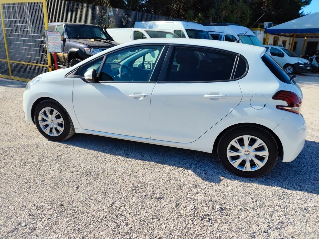 Peugeot 208 BlueHDi 75 5 porte Active