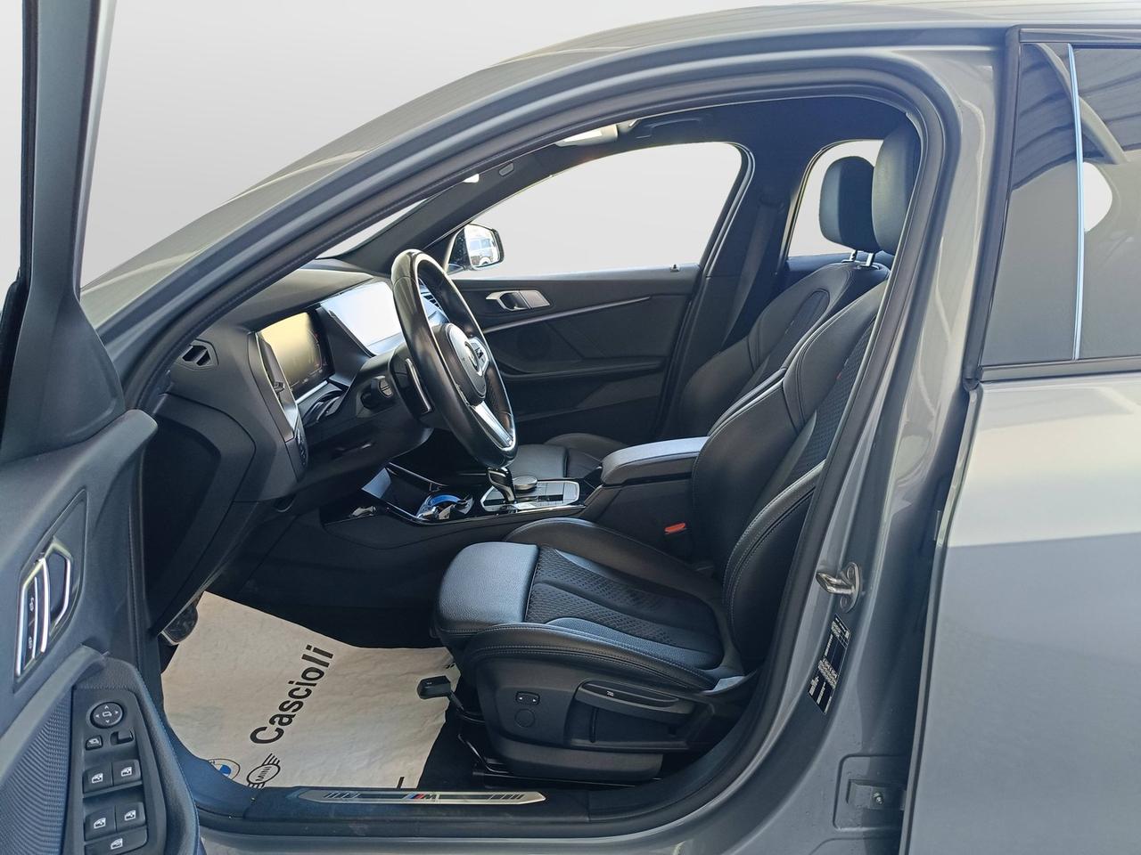 BMW Serie 1 F40 - 118d Msport auto