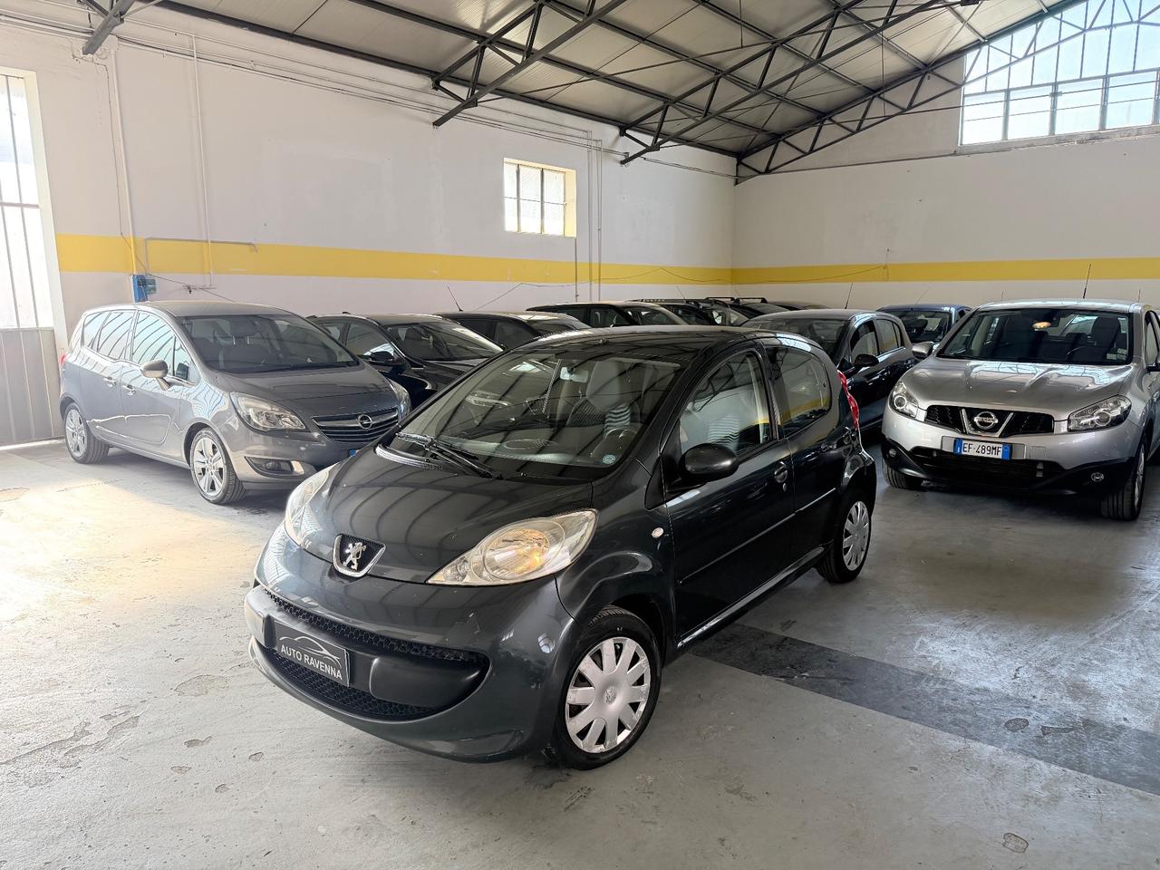 Peugeot 107 1.0 68CV 5p. Sweet Years neopatentati