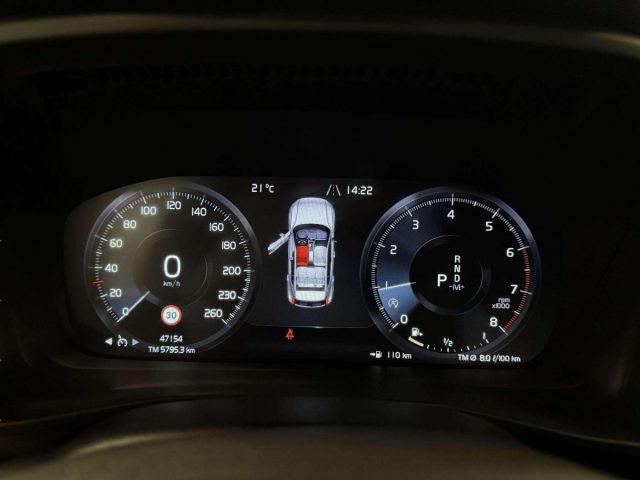 VOLVO XC40 T3 MOMENTUM CORE AUTOMATICA