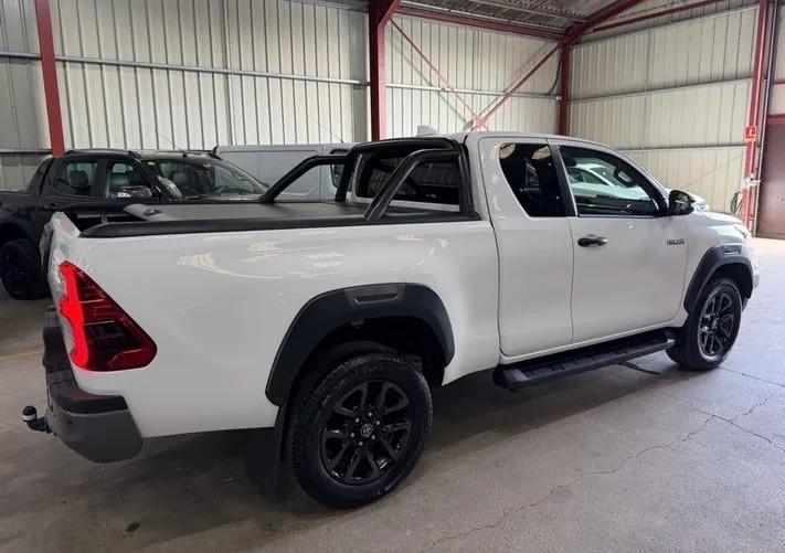 Toyota Hilux 2.8 D-4D 2WD 2 porte Chassis & Cab Active Aut. Invincibile