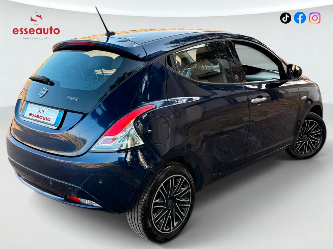 Lancia Ypsilon 1.0 FireFly 5 porte S&S Hybrid Ecochic Gold