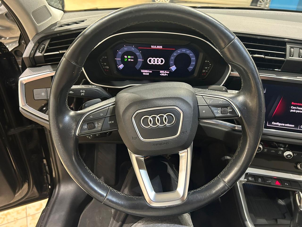 Audi Q3 45 TFSI e S tronic Business