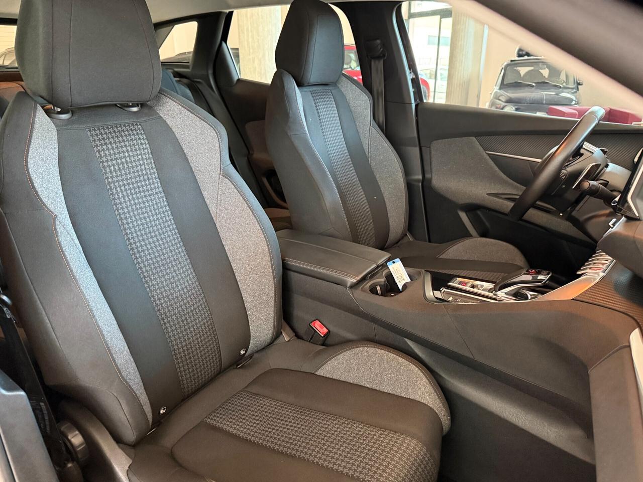 Peugeot 3008 BlueHDi 130 S&S EAT8 Business FullLed