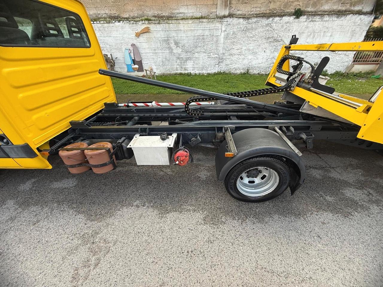 Iveco DAILY CARROATTREZZI SCARRABILE COMEAR