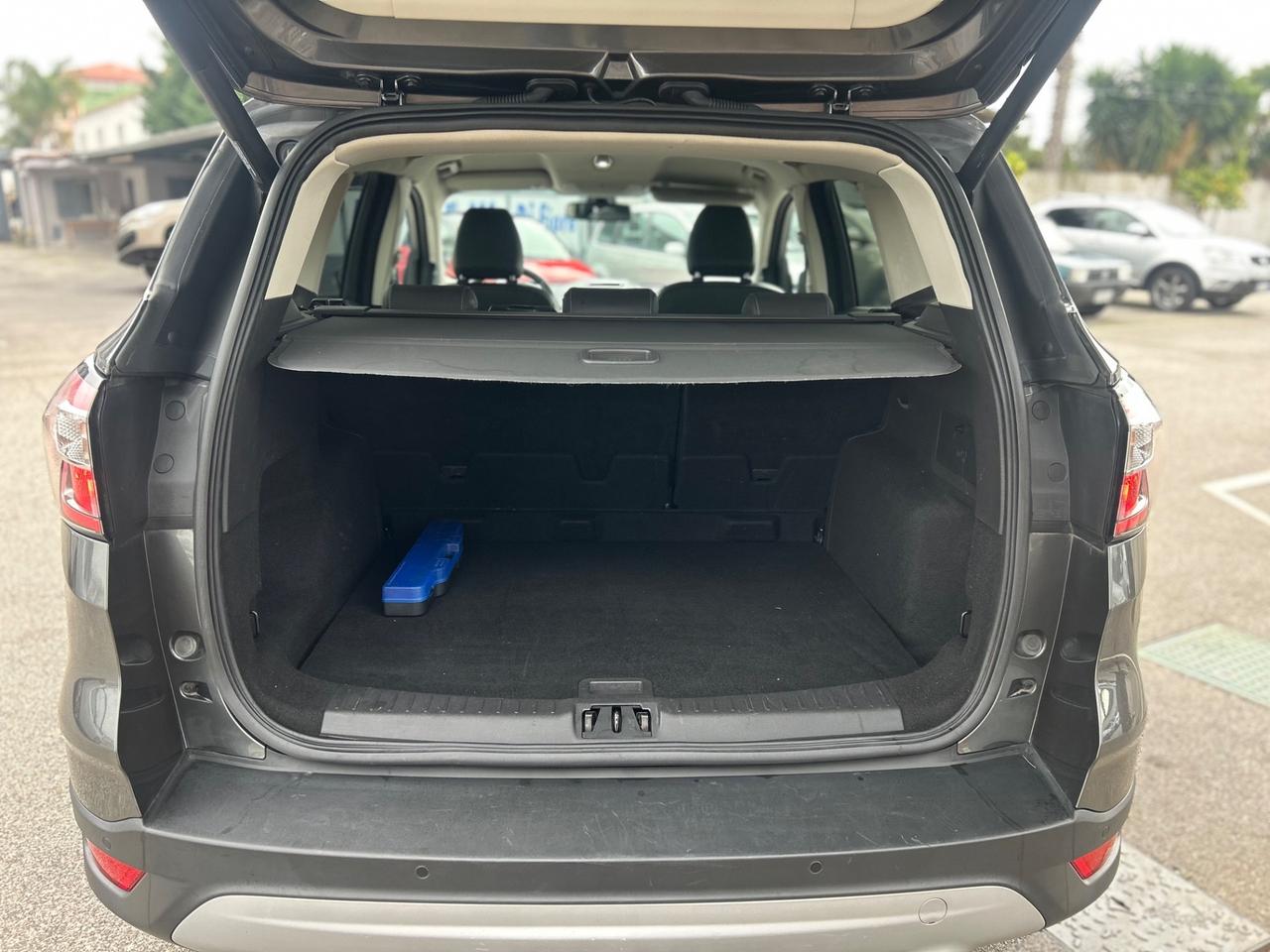 Ford Kuga 1.5 TDCI 120 CV Titanium