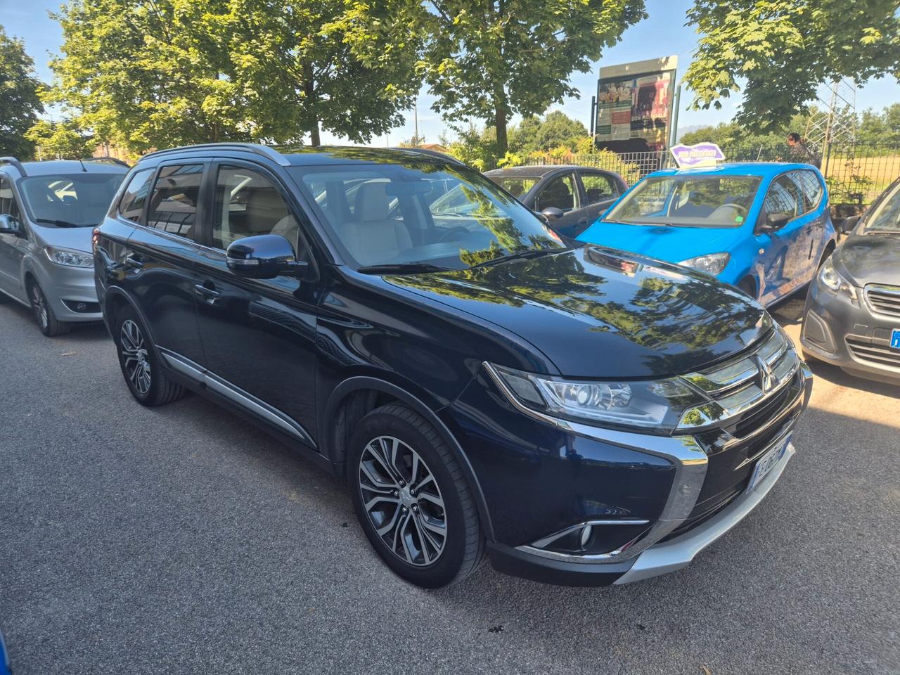 Mitsubishi Outlander 2.2 DI-D 4WD Instyle Plus SDA 7 posti