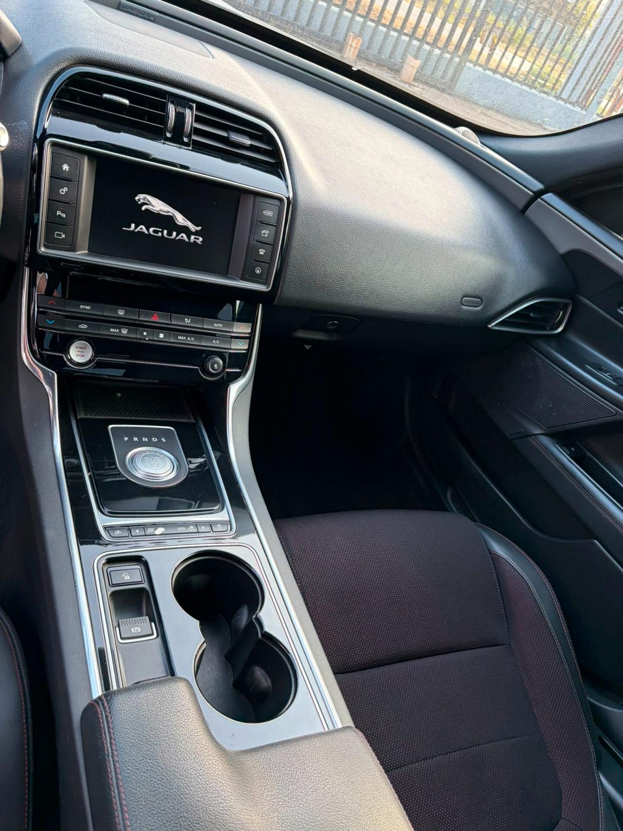 Jaguar XE 2.0 D Turbo aut. R-Sport