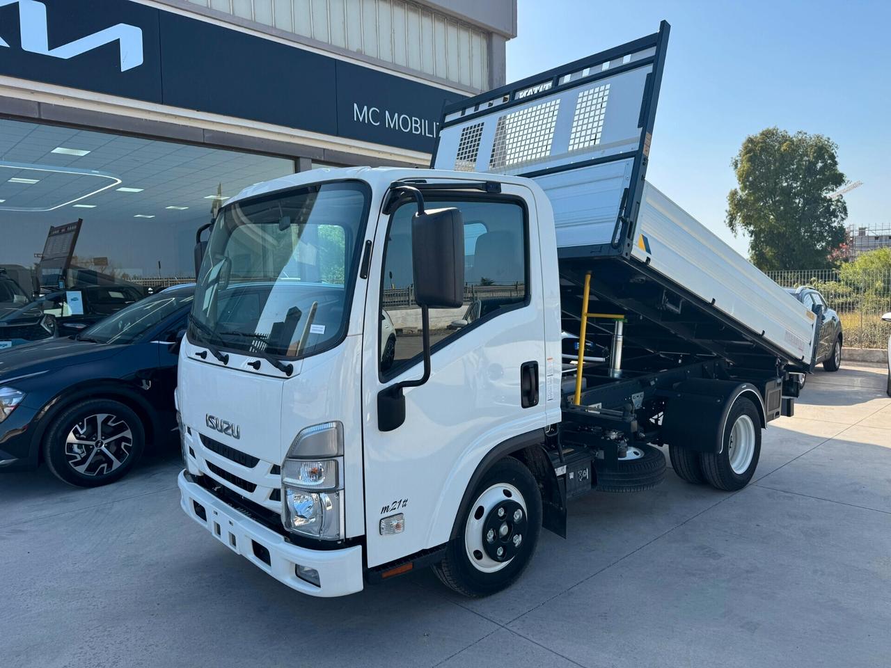 Isuzu M21 2.0 120 cv Ribaltabile Trilaterale