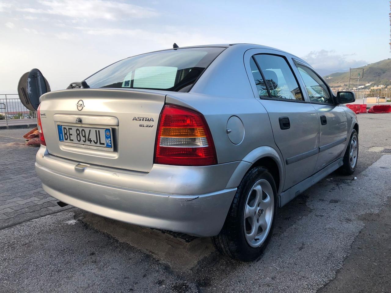 Opel Astra 1.6i 16V cat 5 porte Club