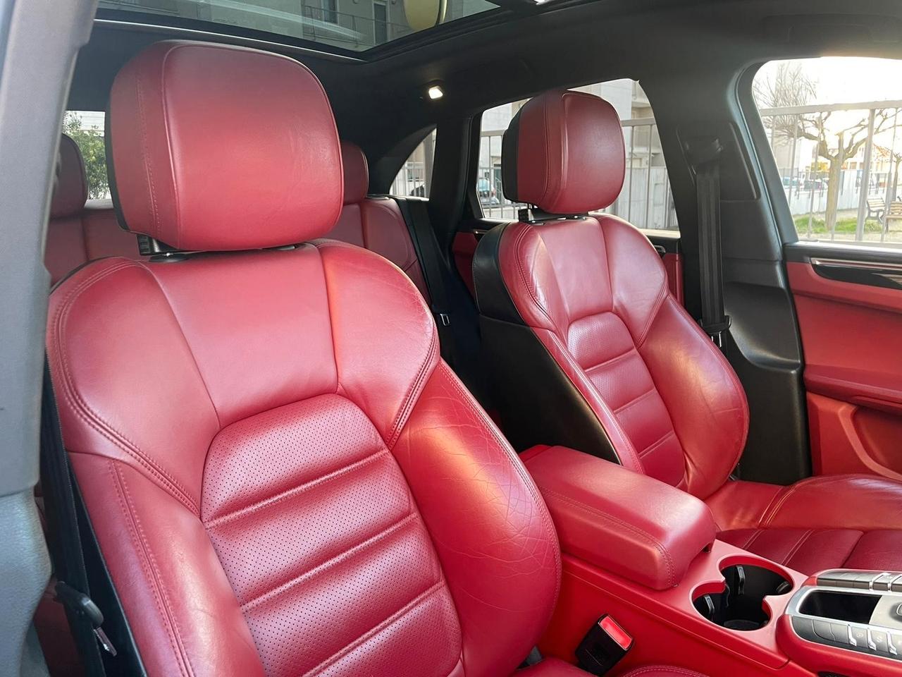 Porsche Macan 3.0 S Diesel , ALL. TURBO, INTERNI ROSSI, TETTO, FULL FULL