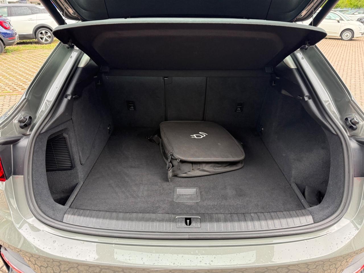 Q3 SPB 45 TFSI e S tronic Business Plus
