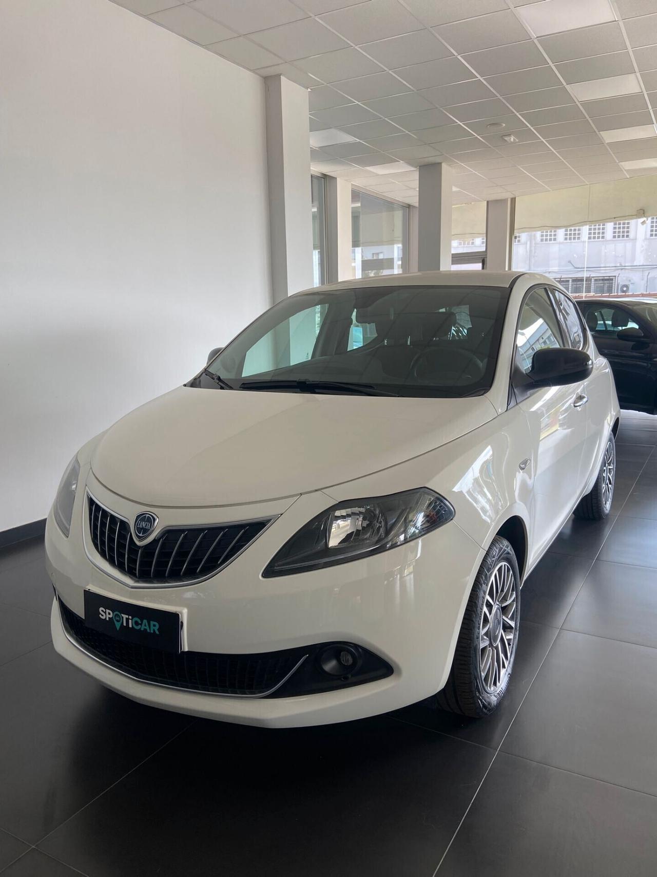 Lancia Ypsilon 1.0 FireFly 5 porte S&S Hybrid Gold Plus