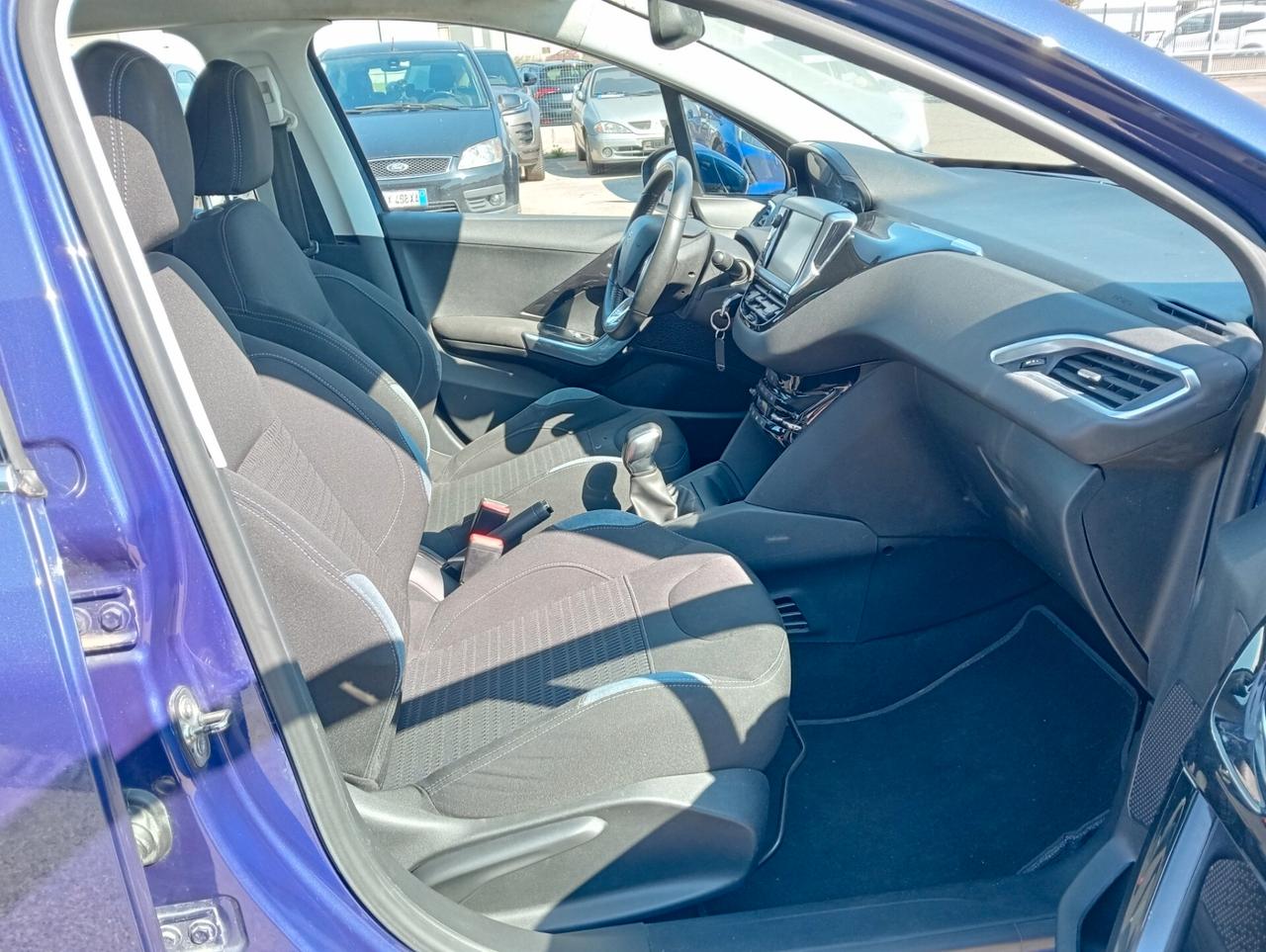 Peugeot 208 1.2VTi 82CV 5p. Allure UNIPROPRIETARIO