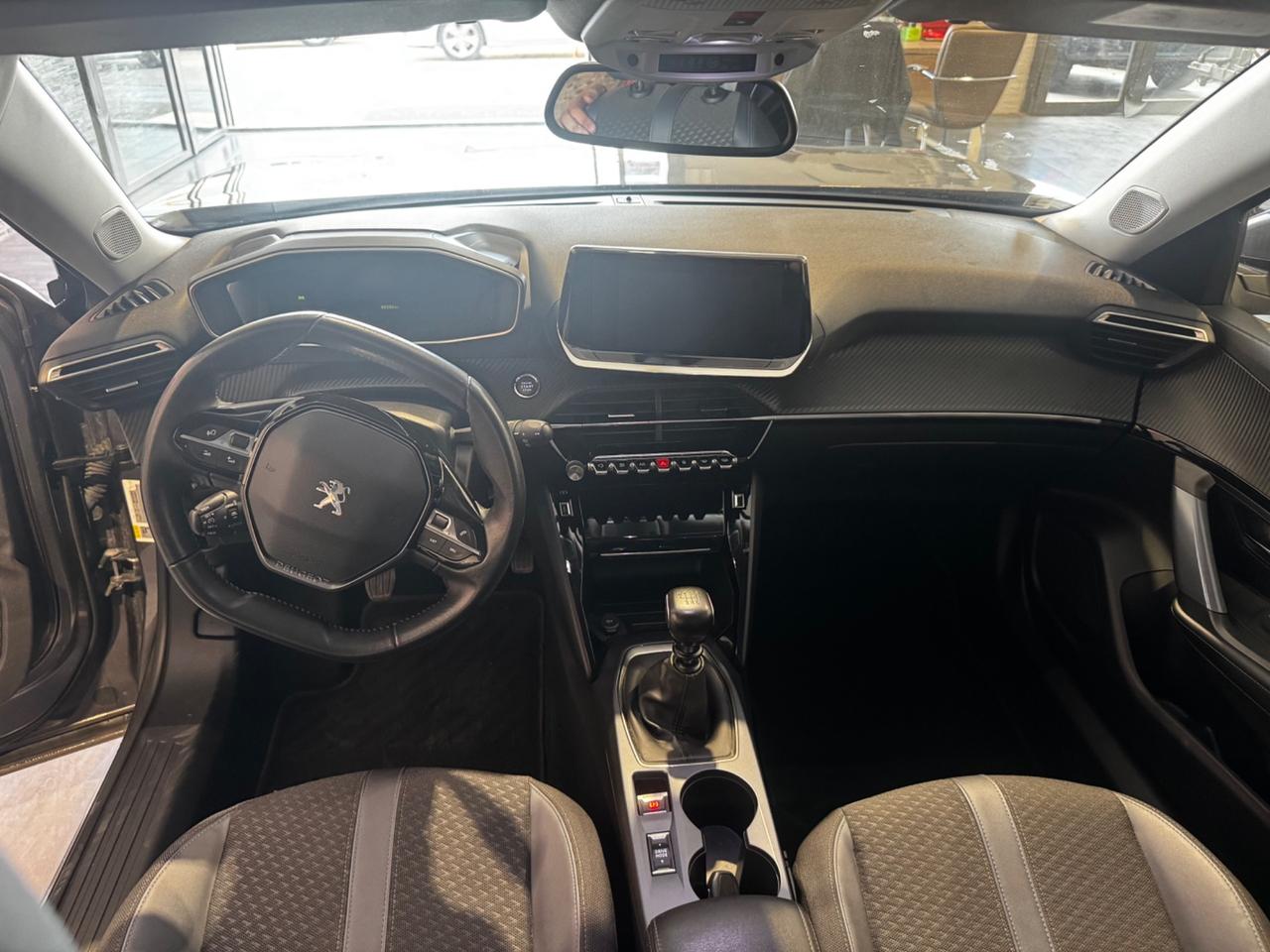 Peugeot 2008 PureTech 100 S&S Allure Navi Pack